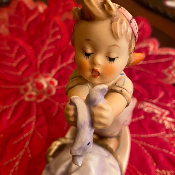 HUMMEL WASH DAY VINTAGE 5 3/4 INCH TALL 2 1/4 INCH WIDE - Picture 7 of 16